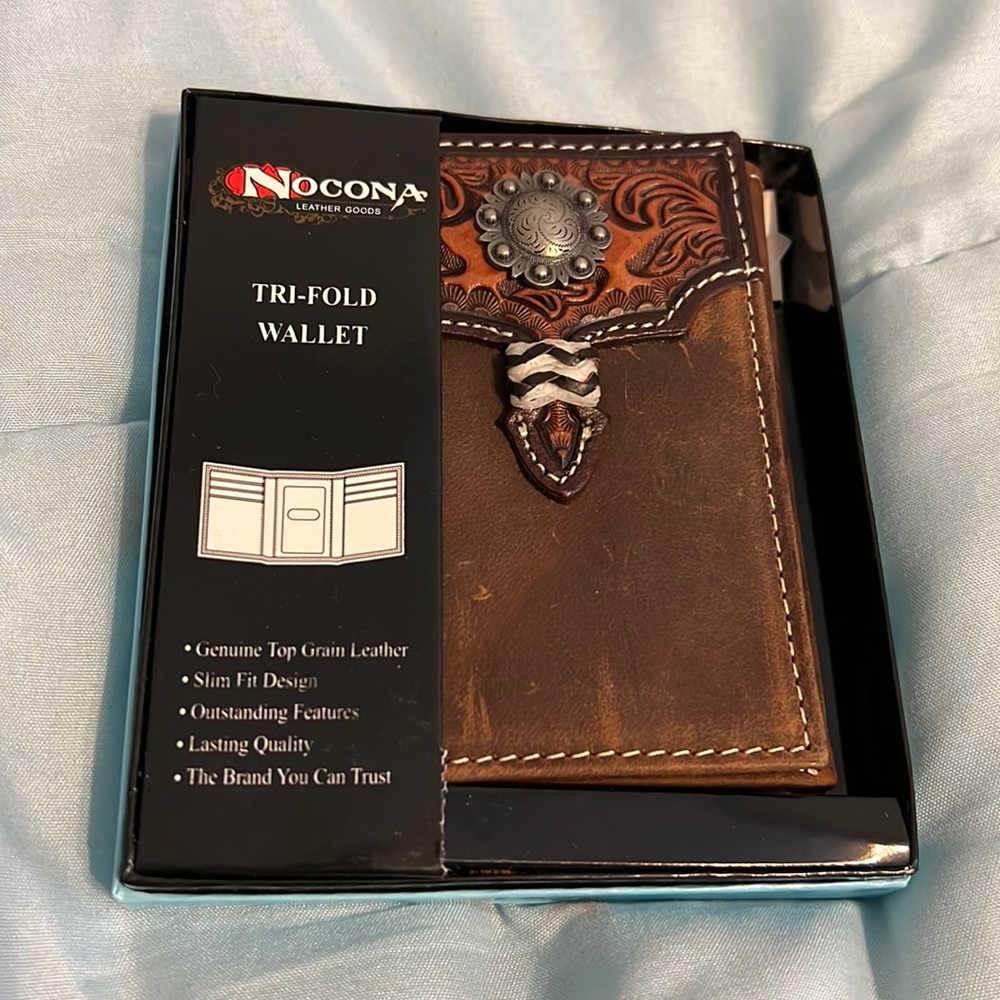 NWT NOCONA Mens wallet